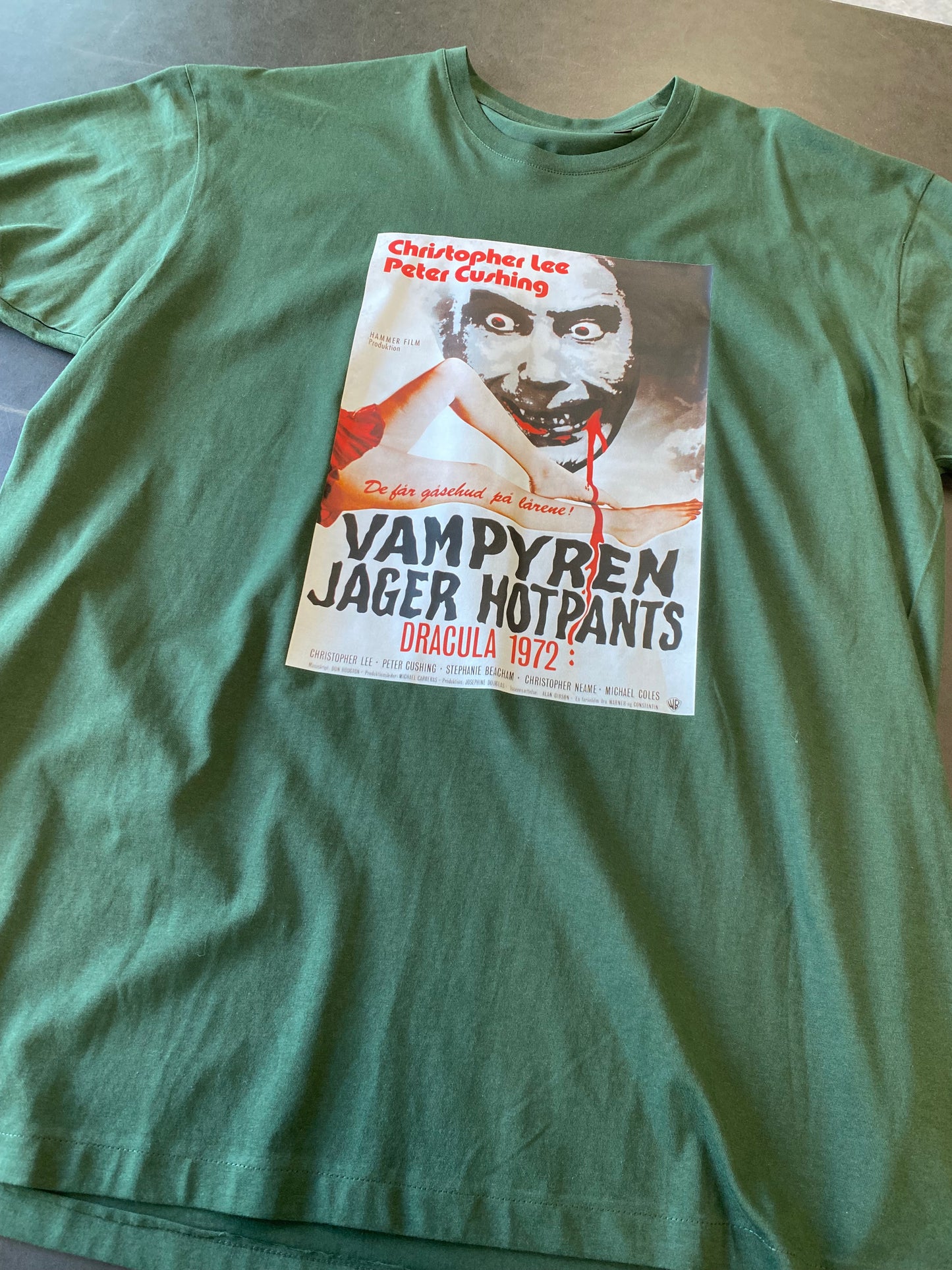 Vampyren Jager Hotpants T-shirt – Grøn (3XL)