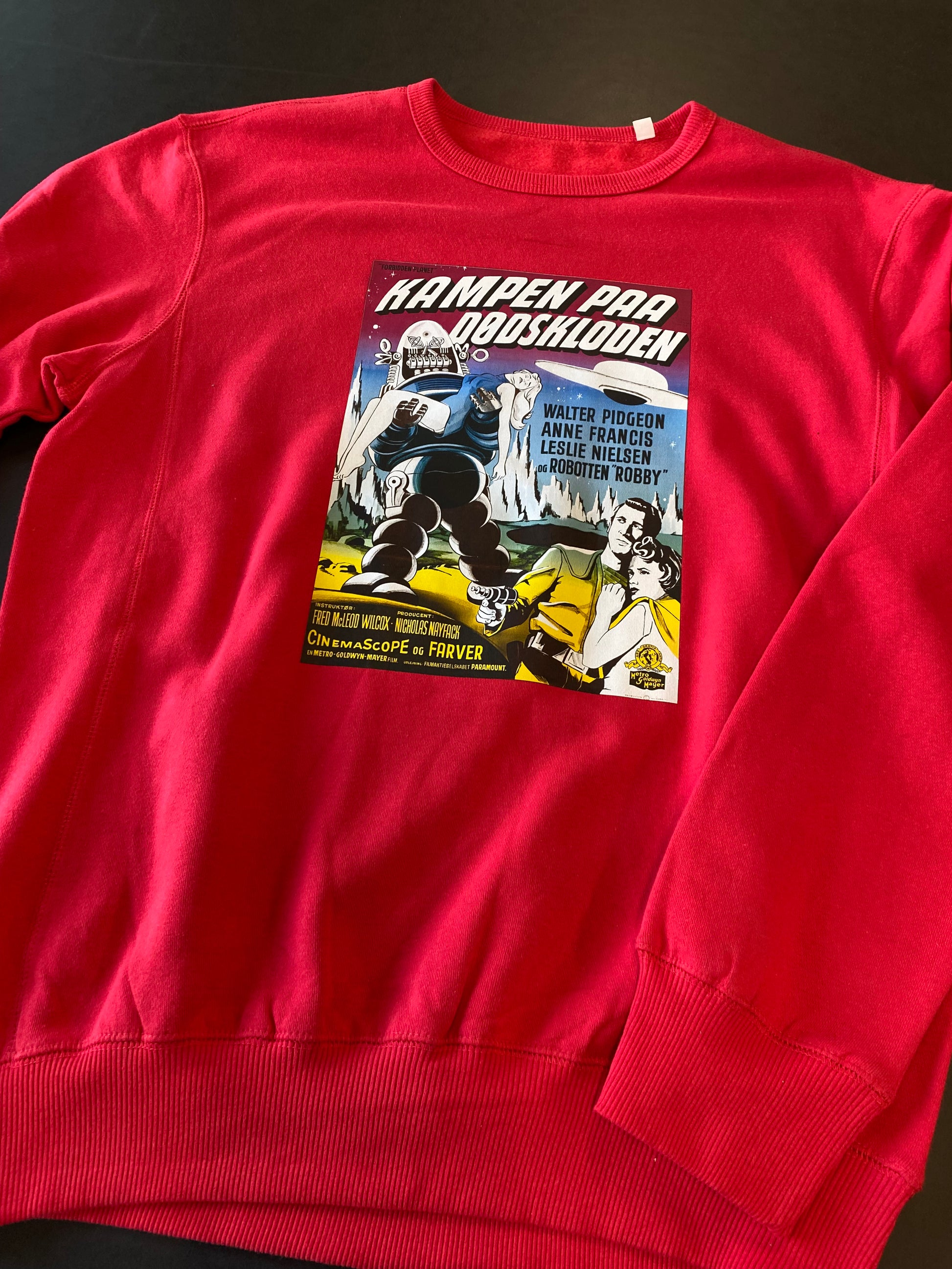 Kampen paa Dødskloden Crewneck Sweatshirt 