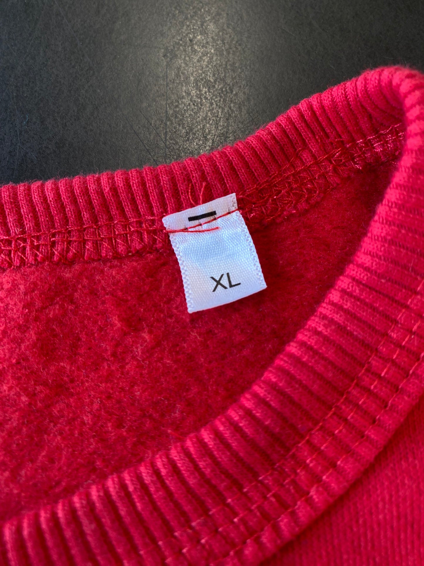 Kampen paa Dødskloden Crewneck Sweatshirt – Rød (XL)