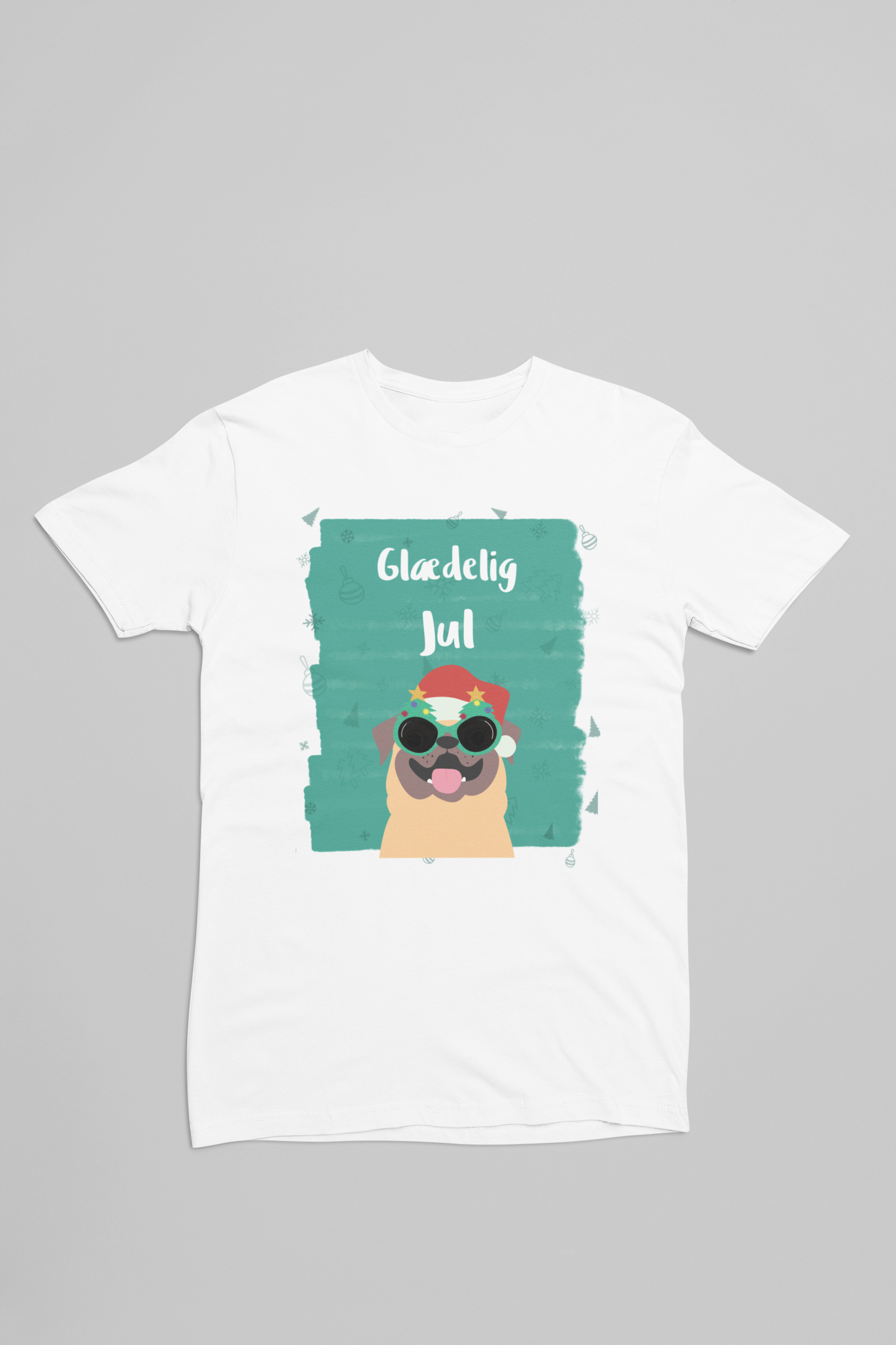 Hvid t-shirt med en Mops der siger glædelig jul 