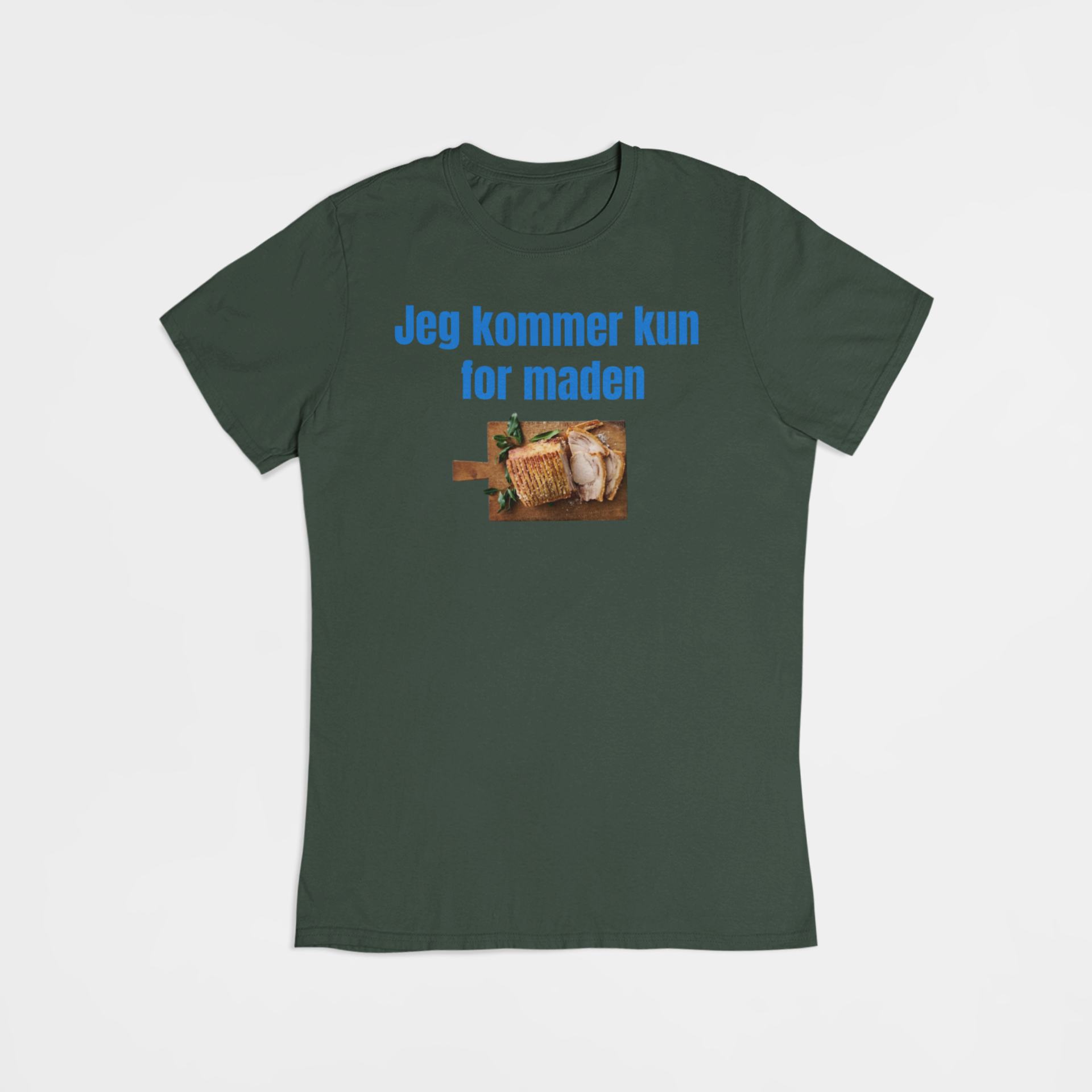 Jeg kommer kun for Flæskesteg - T-shirt - Coolshirts.dk