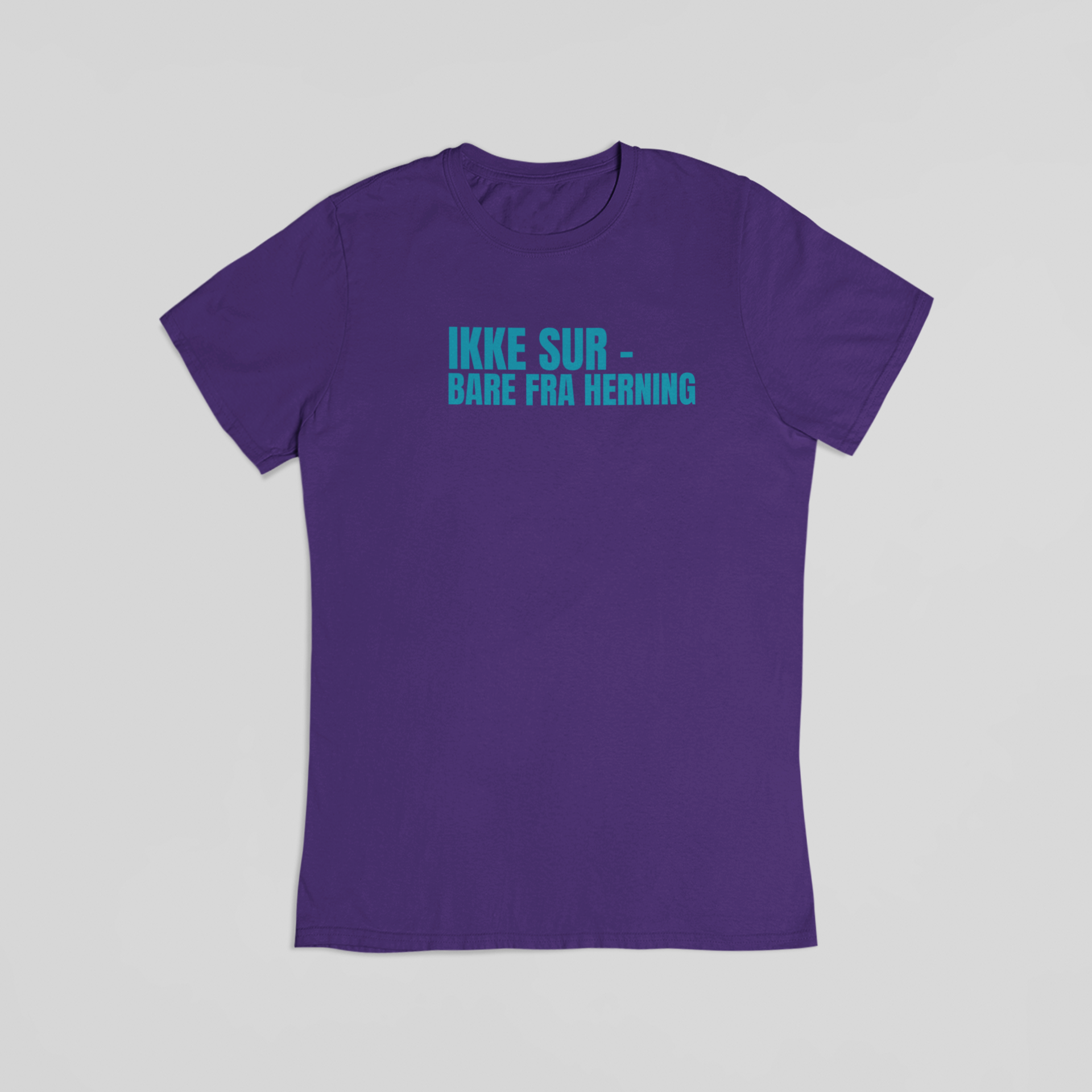 Ikke sur - bare fra Herning lilla T-shirt