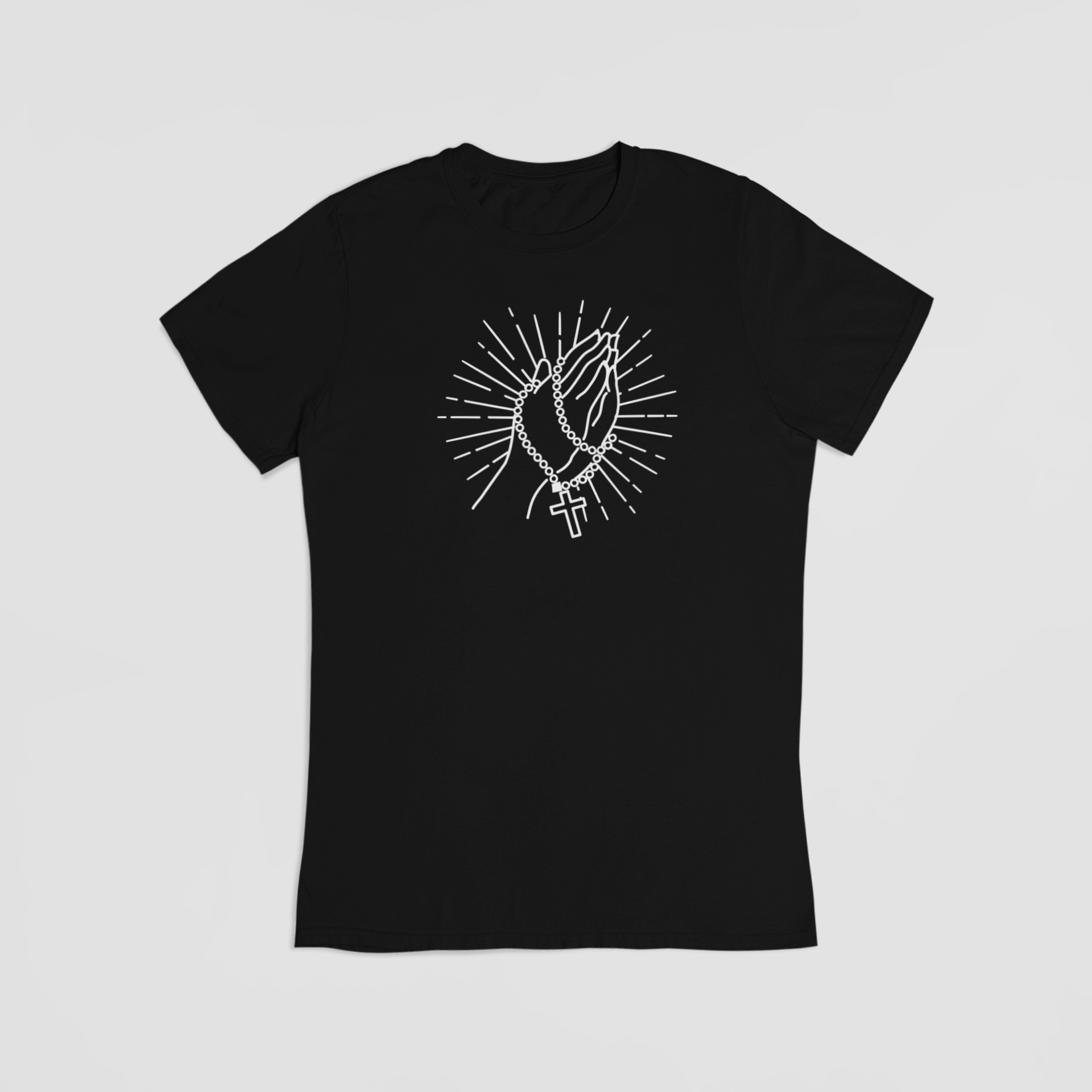 T-shirt med bedende hænder, rosenkrans og kors.
