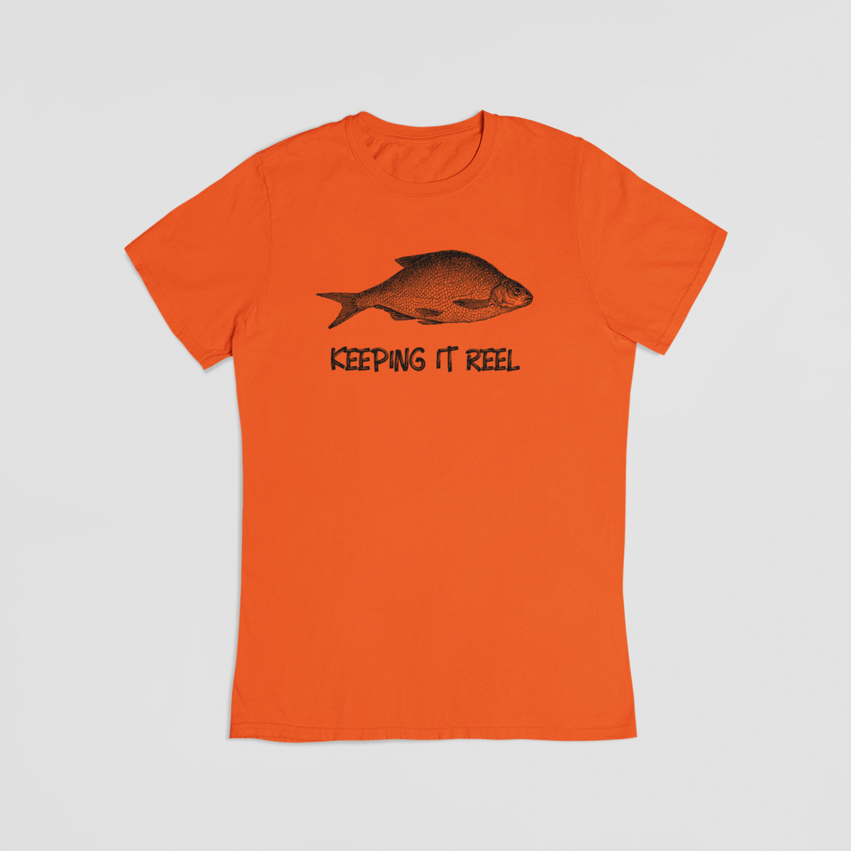 orange t-shirt med fisk