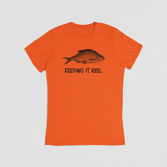 orange t-shirt med fisk