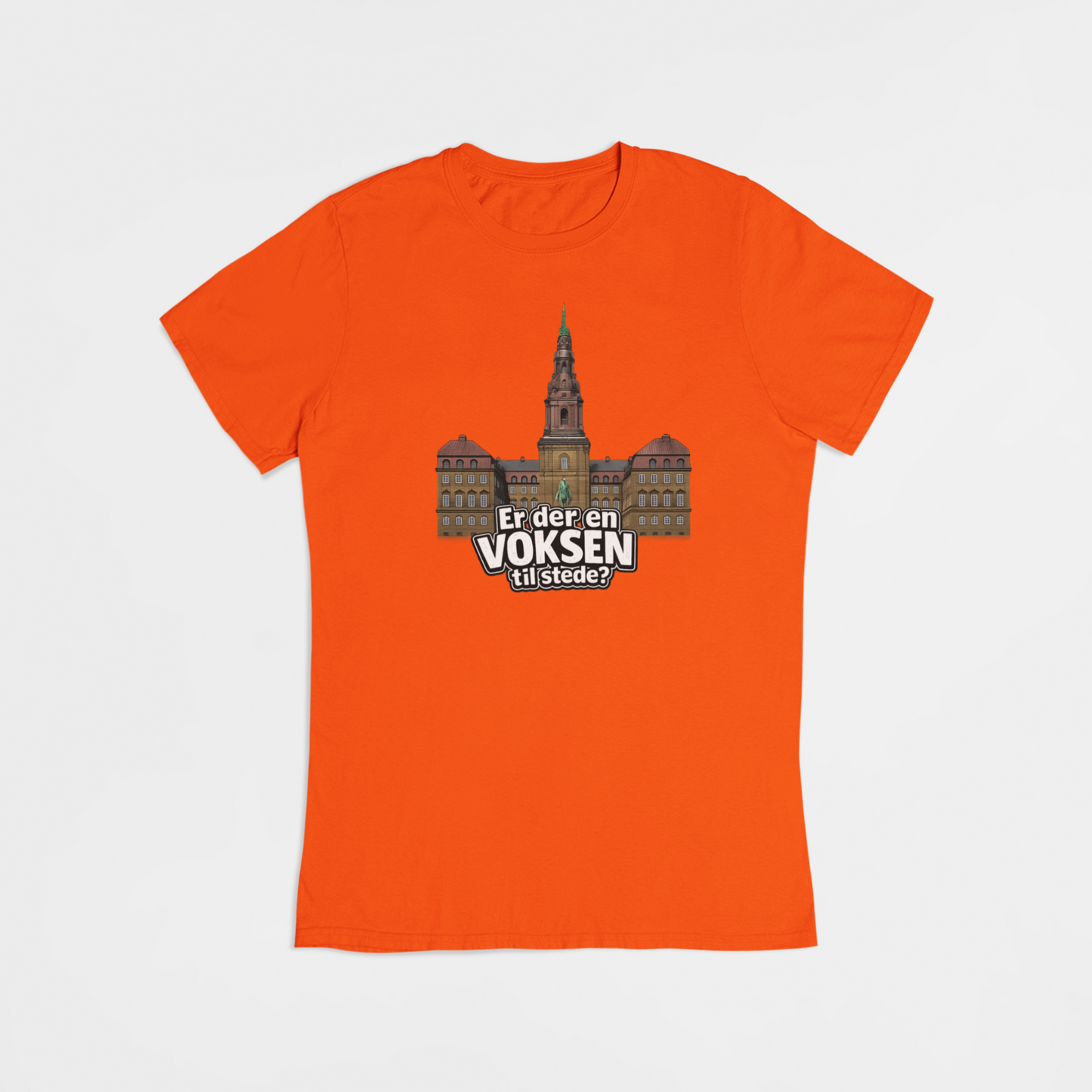 T-shirt med Christiansborg – “Er der en voksen til stede?” | Valg 2026 - Coolshirts.dk